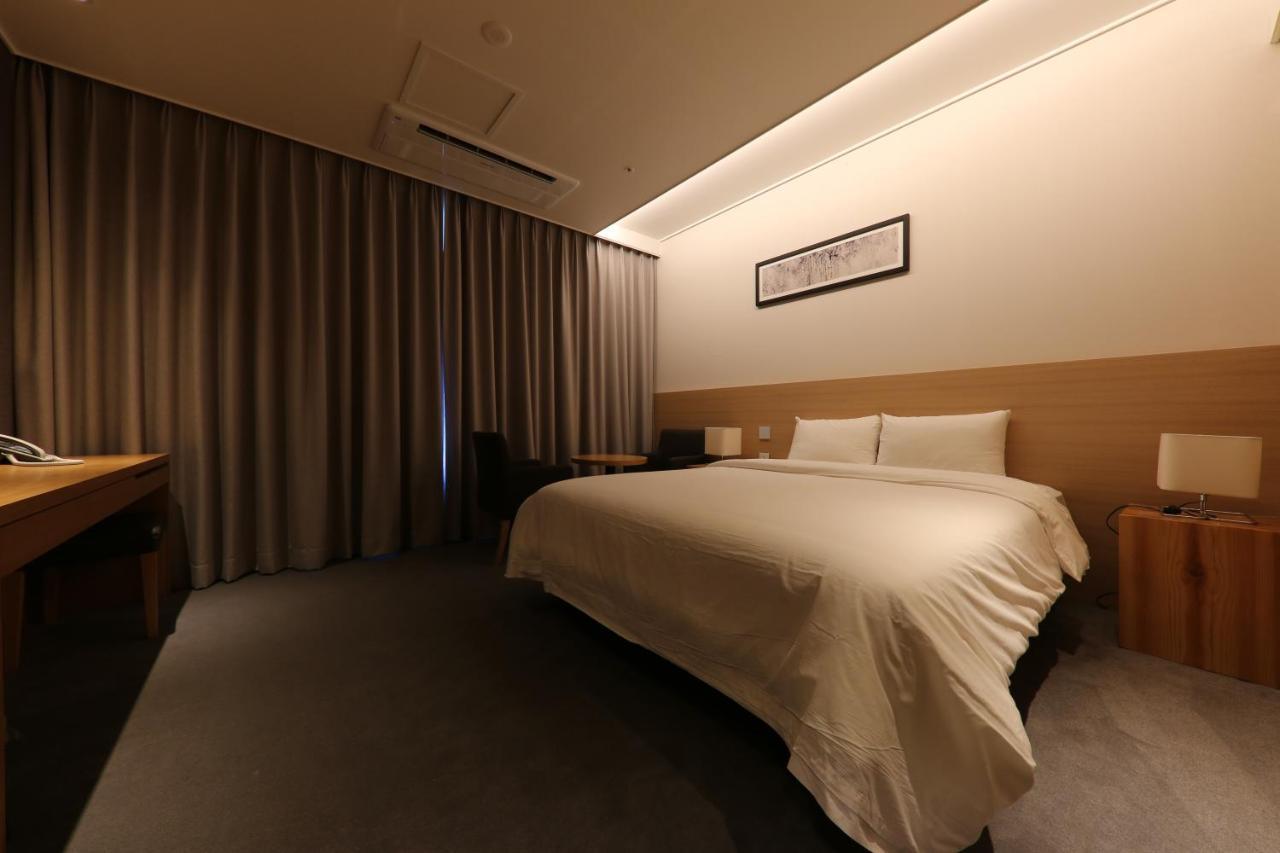 Sejong City Osong Hotel Cheongju Exteriör bild